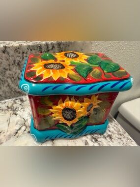 Hand‑Painted Sunflower Ceramic Box – Colorful Folk Art Decor REAL TIGUL